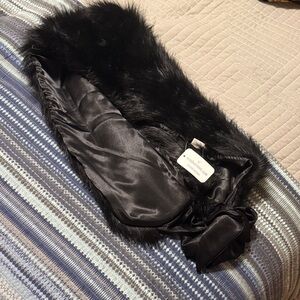 NWT Windsor Black Faux Fur Wrap